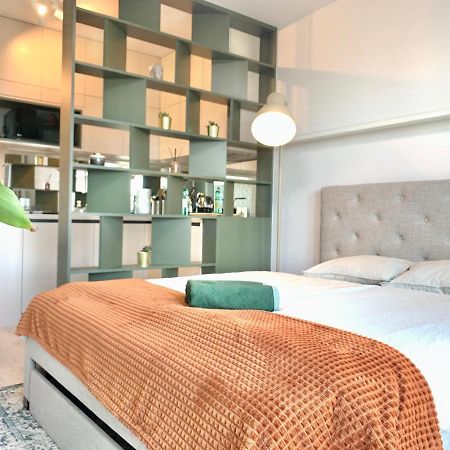 Luxury, Bright Studio With Parking And Balcony In Bratislava Center Eksteriør billede