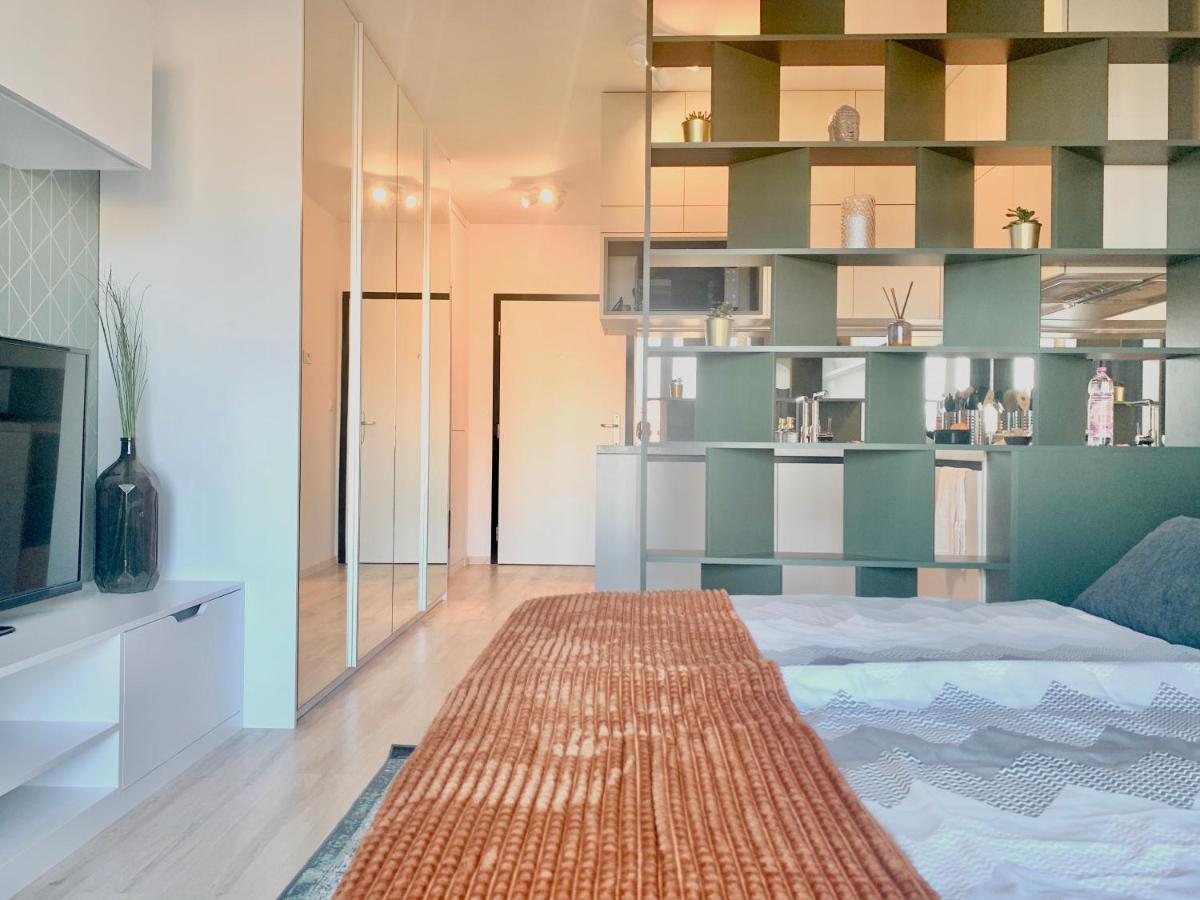 Luxury, Bright Studio With Parking And Balcony In Bratislava Center Eksteriør billede